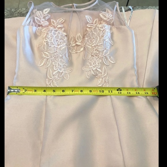 Beautiful Lazaro gown - Picture 7 of 8